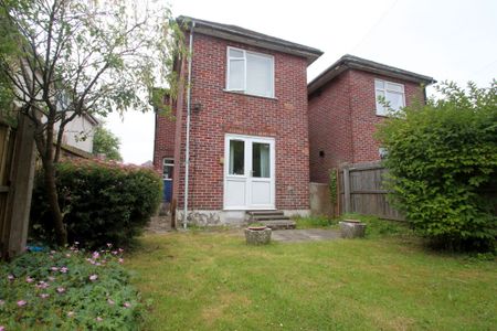 Wallisdown Road, Turbary Court, BH11 - Photo 5