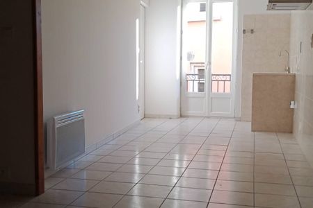 Appartement T2 centre ville de Pont-St-Esprit - Photo 3