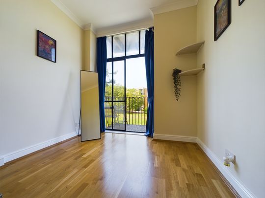 1 bed flat to rent in Slipway House, London, E14 - Photo 1