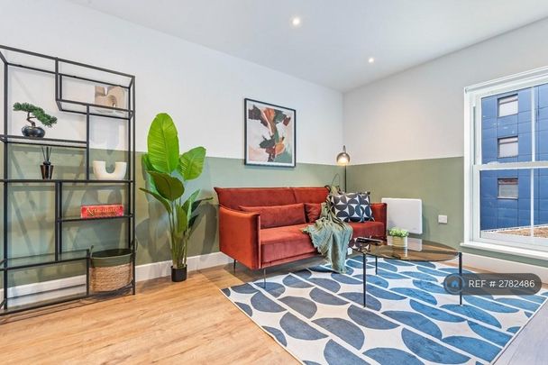 2 bedroom flat to rent - Photo 1