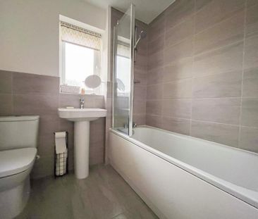 3 bedroom semi-detached house to rent - Photo 5