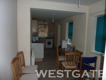 4 Bed - Pitcroft Avenue, Reading - Photo 5