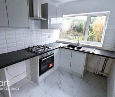 3 bedroom semi-detached house to rent - Photo 6