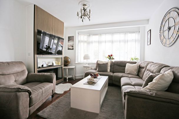 Price £2,200 pcm - Let - Photo 1