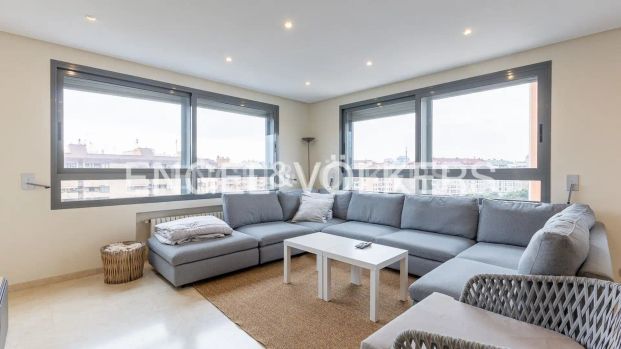 Piso de alquiler en Mestalla - Photo 1