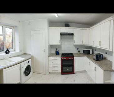 3 Bed Maisonette, Spencer Park, SW18 - Photo 1