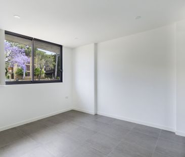 One Bedroom Apartment | High Ceilings, Ac & Parking! - Photo 1