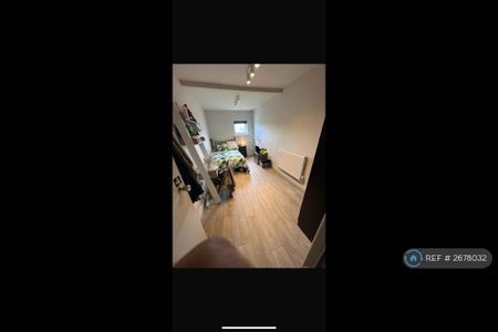 6 bedroom terraced house to rent - Photo 2