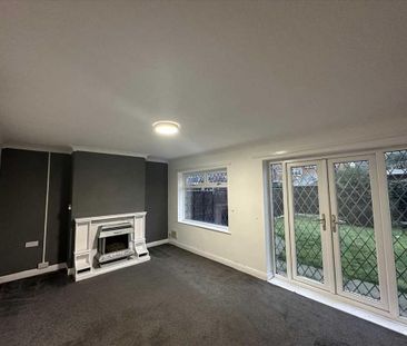 3 bedroom semi-detached house to rent - Photo 2