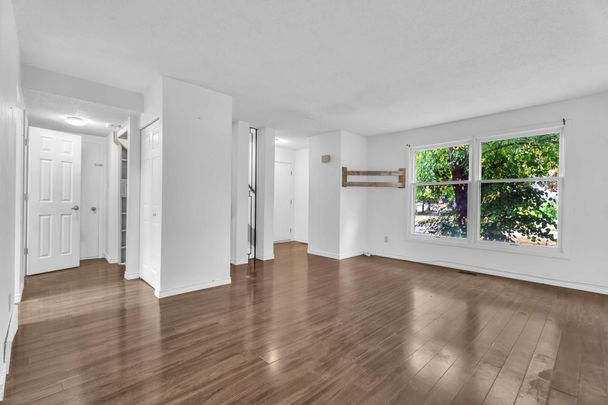 For Lease - 1 RANCHWOOD Crescent, London North, Ontario - Photo 1