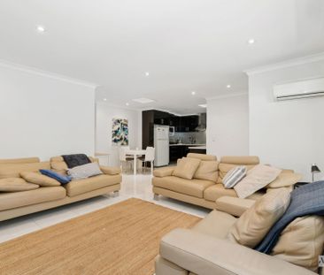 Modern Furnished 2x1x1 Home in Prime Claremont Location – FURNISHED - Photo 5