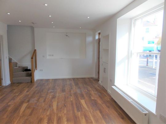 3 bedroom terraced house to rent - Photo 1