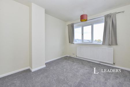 3 bedroom terraced house to rent - Photo 3