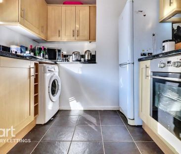 2 bedroom maisonette to rent - Photo 2