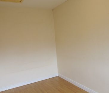 1 Flat D Hermit Street Sincil Bank, Lincoln, Lincolnsire, - Photo 6