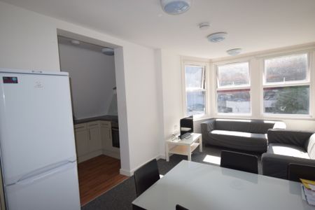 5 Bedroom Flat To Rent in Lansdowne - £2,500 pcm Tenancy Info - Photo 5