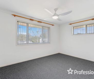 Oversized family home! - Photo 3