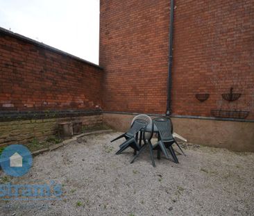 4 bed Flat for Rent - Photo 2