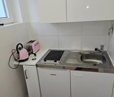 Exklusives Wohnen am Kurpark – Modern möbliertes Studio - Photo 6