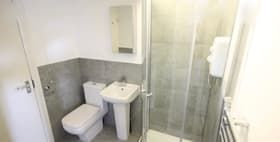 6 Bed - 18 Lucas Place, Woodhouse, Leeds - LS6 2JB - Student - Photo 5