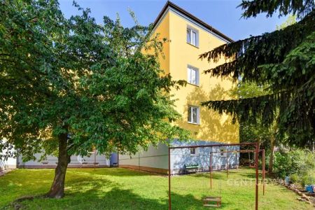 Prostorný byt 3+1 s výhledem do zahrady vnitrobloku - Photo 4