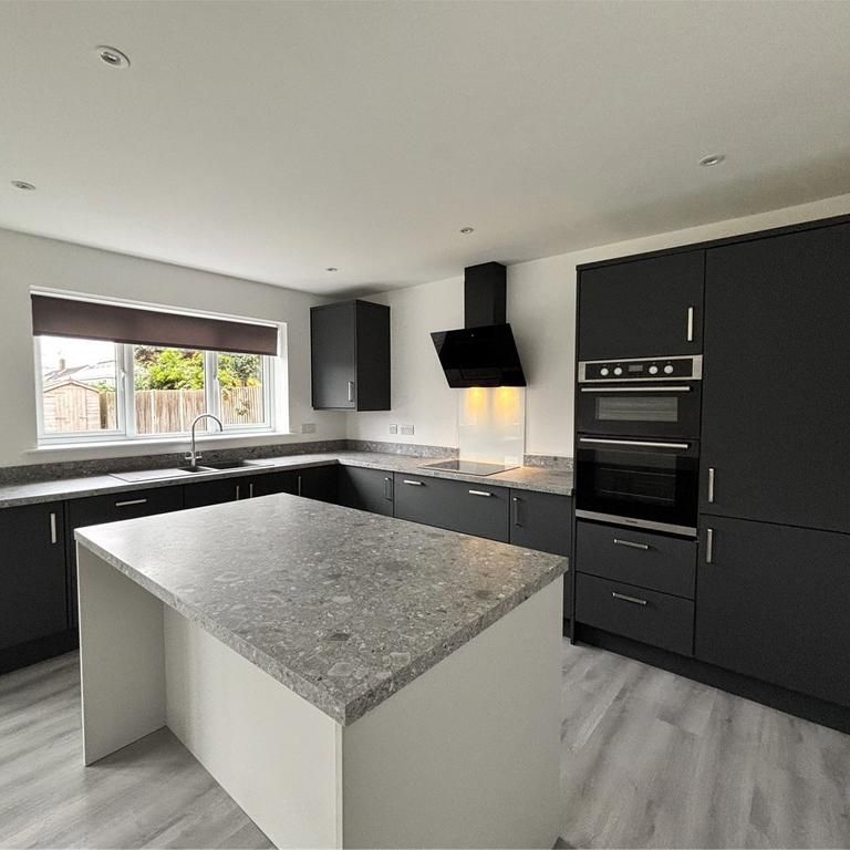 3 bedroom detached house to rent - Photo 1