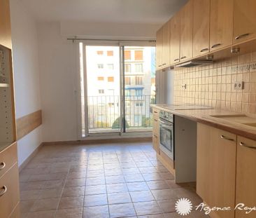 Location Appartement 5 pièces 130m² ST GERMAIN EN LAYE 78100 - Photo 4