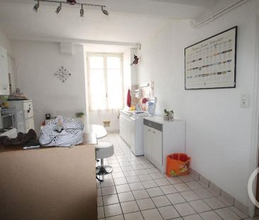 Location Appartement 3 pièces 71m² GANNAT 03800 - Photo 3