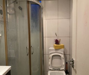 Room in a Shared House, Kenya Road, SE7 - Photo 2
