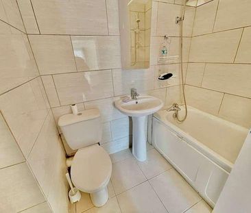 St. Georges Road, London, Greater London, N13 - Photo 5