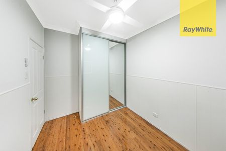 Stunningly Renovated 5-Bedroom Family Oasis with Pool and Garage! - Photo 5