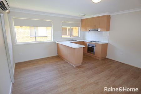 2/5 Joyes Place, Tolland, NSW 2650 - Photo 3