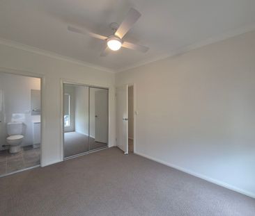 Fresh, Modern & Effortlessly Stylish - Welcome Home - Photo 2