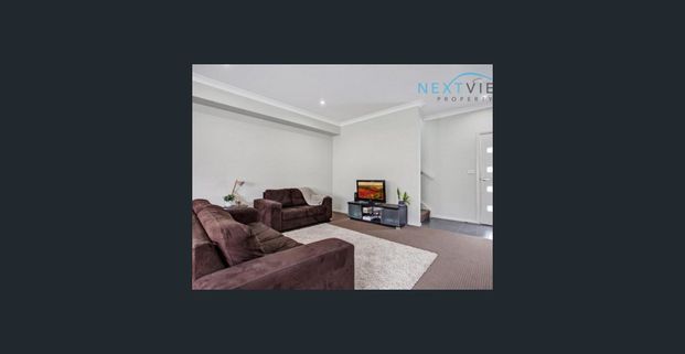 GIGANTIC TOWNHOME! - Photo 1