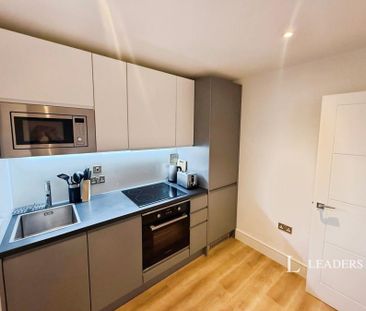 studio to rent Wood Street, East Grinstead, West Sussex, RH19 - Photo 5