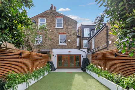 4 bedroom terraced house to rent - Photo 4