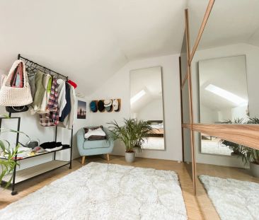 2-Zimmer-Dachgeschosswohnung mit Schlossbergblick - Photo 3