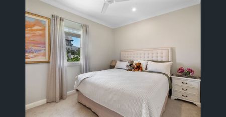 Bayside Family Home with Waterfront Lifestyle - Photo 4