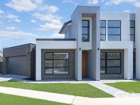 Open the Door To Contemporary Coastal Luxury - Photo 5