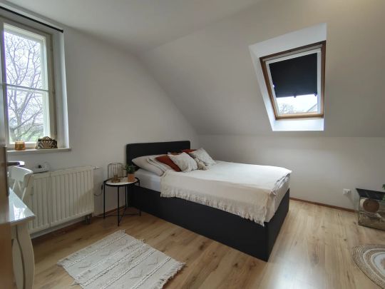 Sanierte, moderne und helle Wohnung mit Parkplatz nahe Zentrum - Photo 1