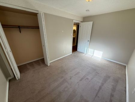 Gorgeous well located Basement Suite - Photo 5