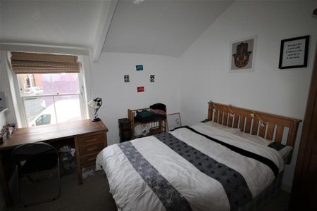 4 bedroom private hall to rent - Photo 4