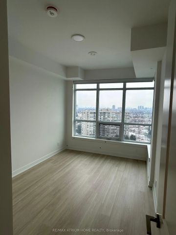 30 Upper Mall Way #1611 - Photo 4