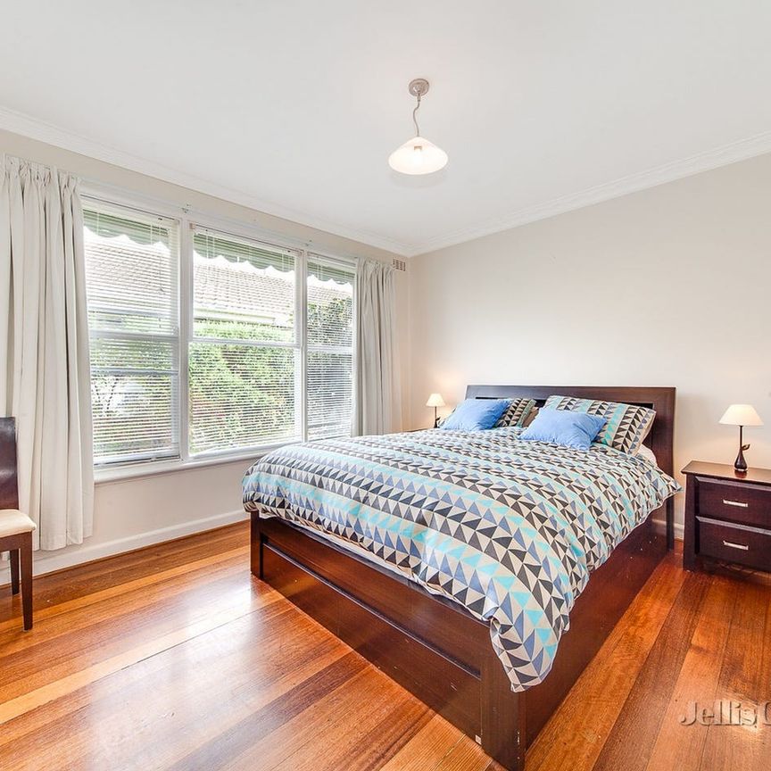 Vintage Polish & A Pretty Outlook - Photo 1