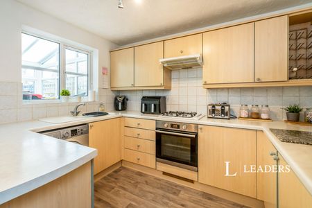 3 bedroom house to rent Lilac Close, Bognor Regis, PO22 - Photo 4