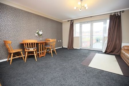2 Bed Flat, Fremington Court, CV1 - Photo 3