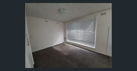 Modern Apartment in Prime Location! - Photo 2