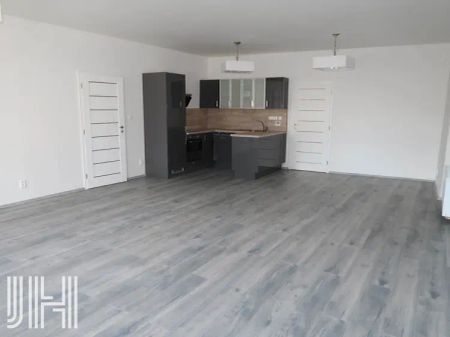 Pronájem opraveného bytu 2+kk na náměstí s možností parkování - Photo 5