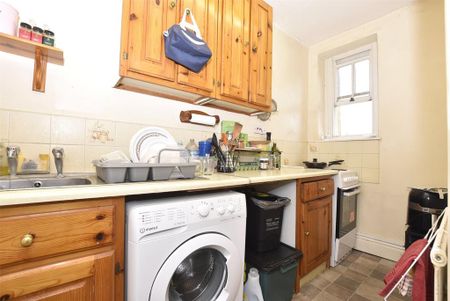 1 bedroom parking to rent - Photo 4