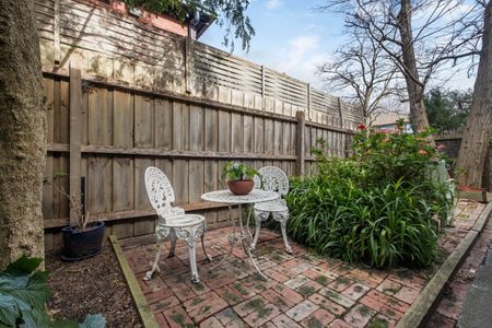 2/18 Johnstone Street, Malvern VIC 3144 - Photo 4
